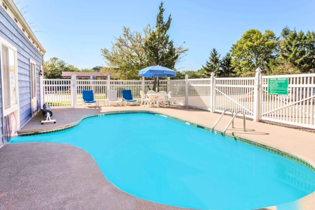 Baymont by Wyndham Mequon Milwaukee Area