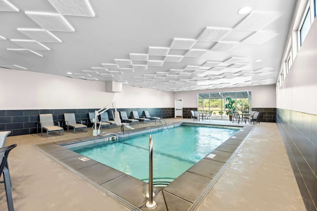 Best Western Plus Bolivar Hotel & Suites