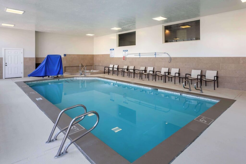 Best Western Plus Cottontree Inn