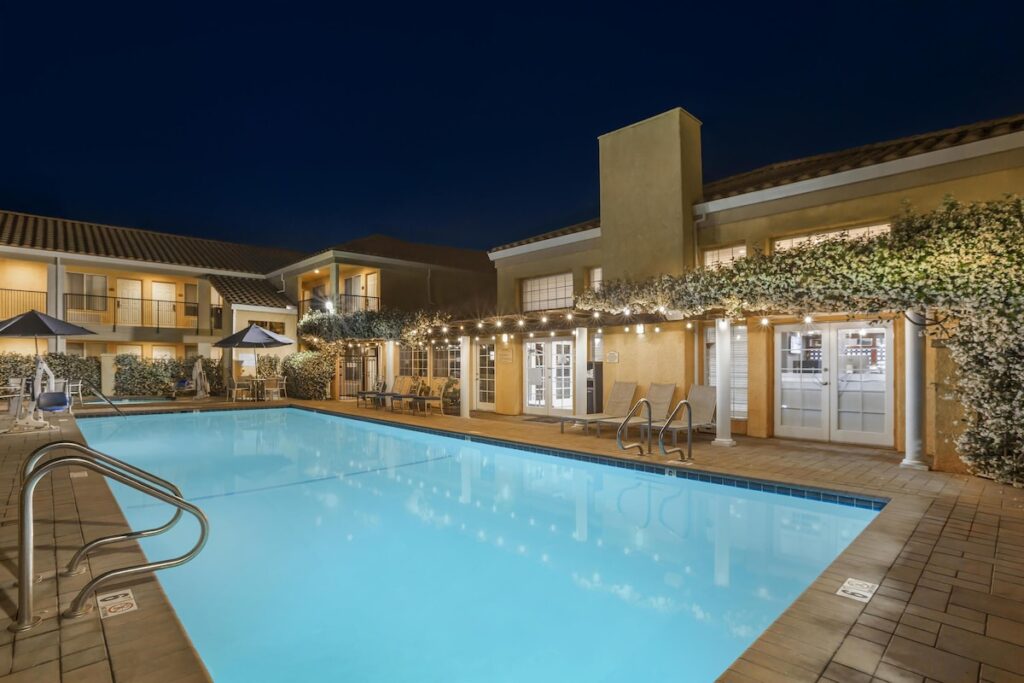 Best Western Plus Dixon Davis