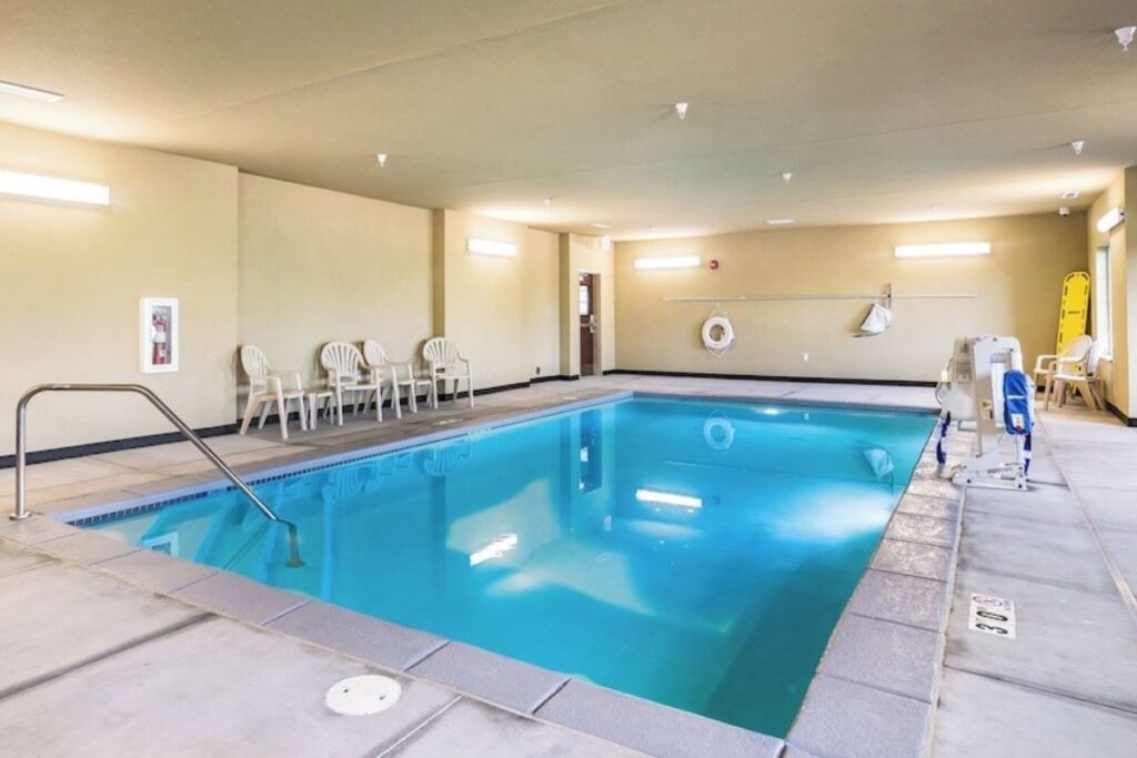 Cobblestone Hotel & Suites – Victor