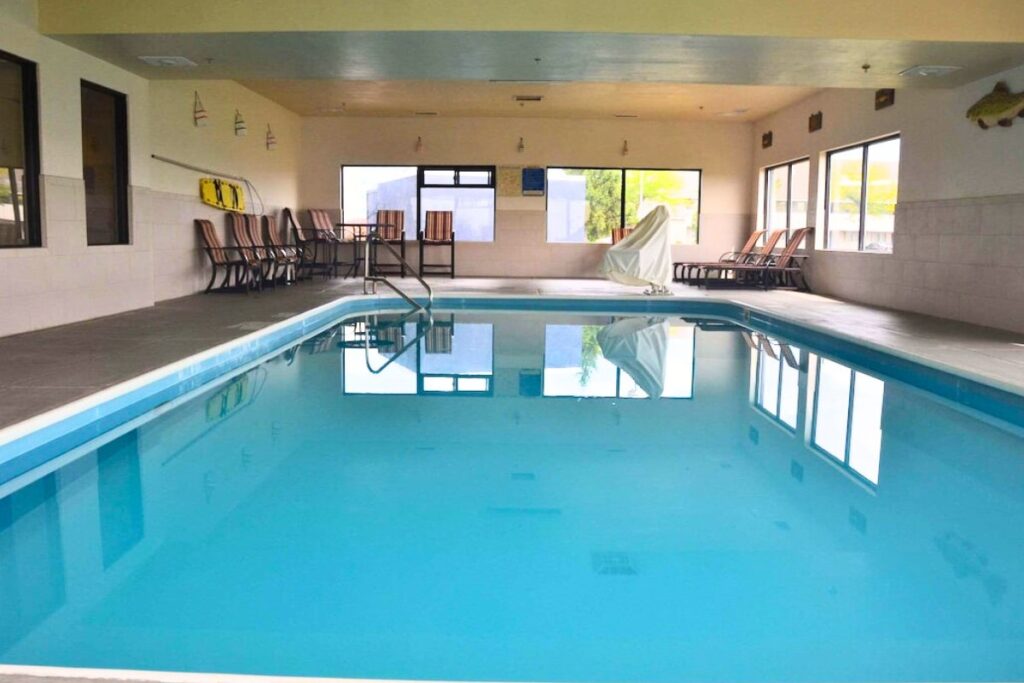 Comfort Inn & Suites Maumee – Toledo (I80-90)