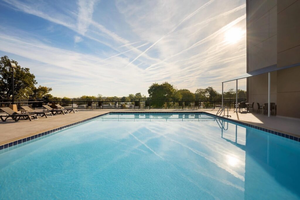 Comfort Inn & Suites Presidential – Downtown Little Rock