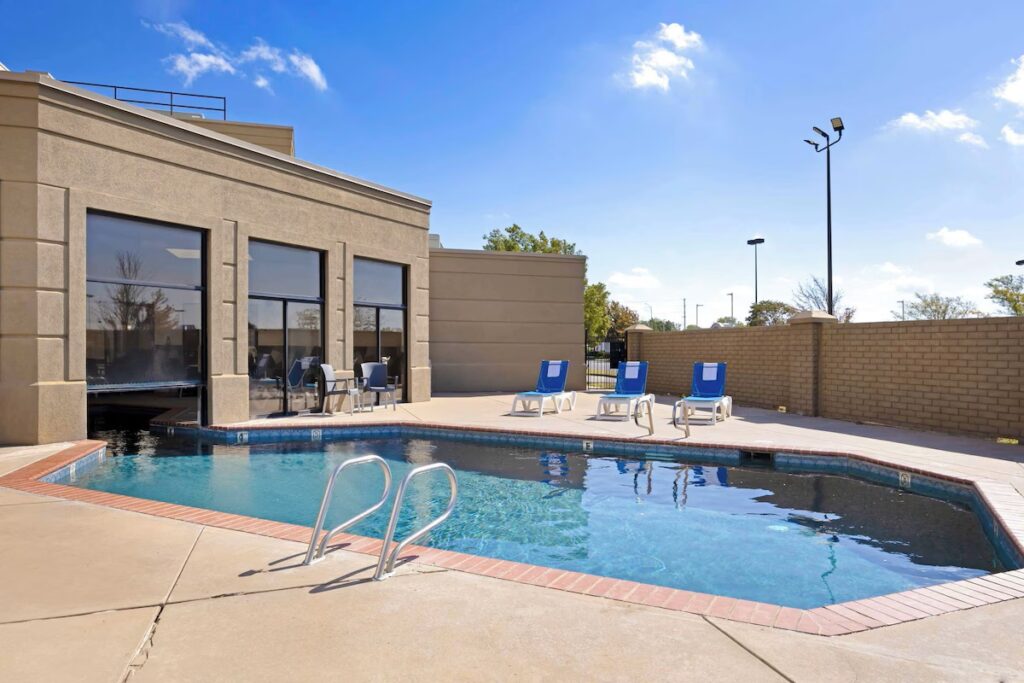 Comfort Inn & Suites Wichita Northeast