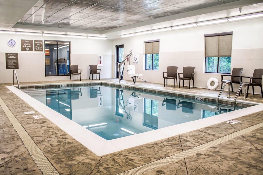 Comfort Suites Hartville – North Canton