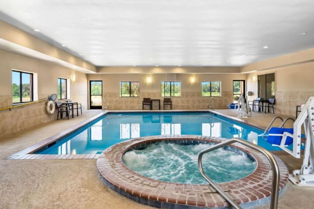 Comfort Suites Lindale