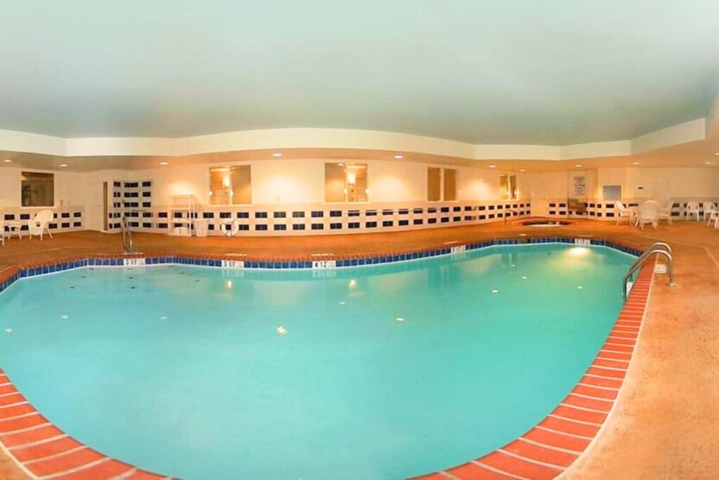 Comfort Suites near Hot Springs Park