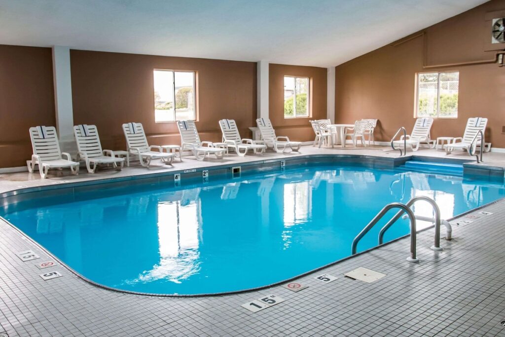 Country Inn & Suites By Radisson, Battle Creek, MI