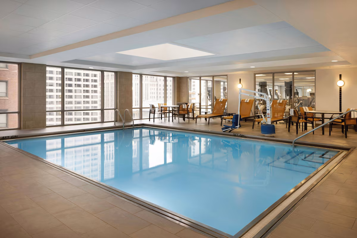 Courtyard by Marriott Chicago Magnificent Mile