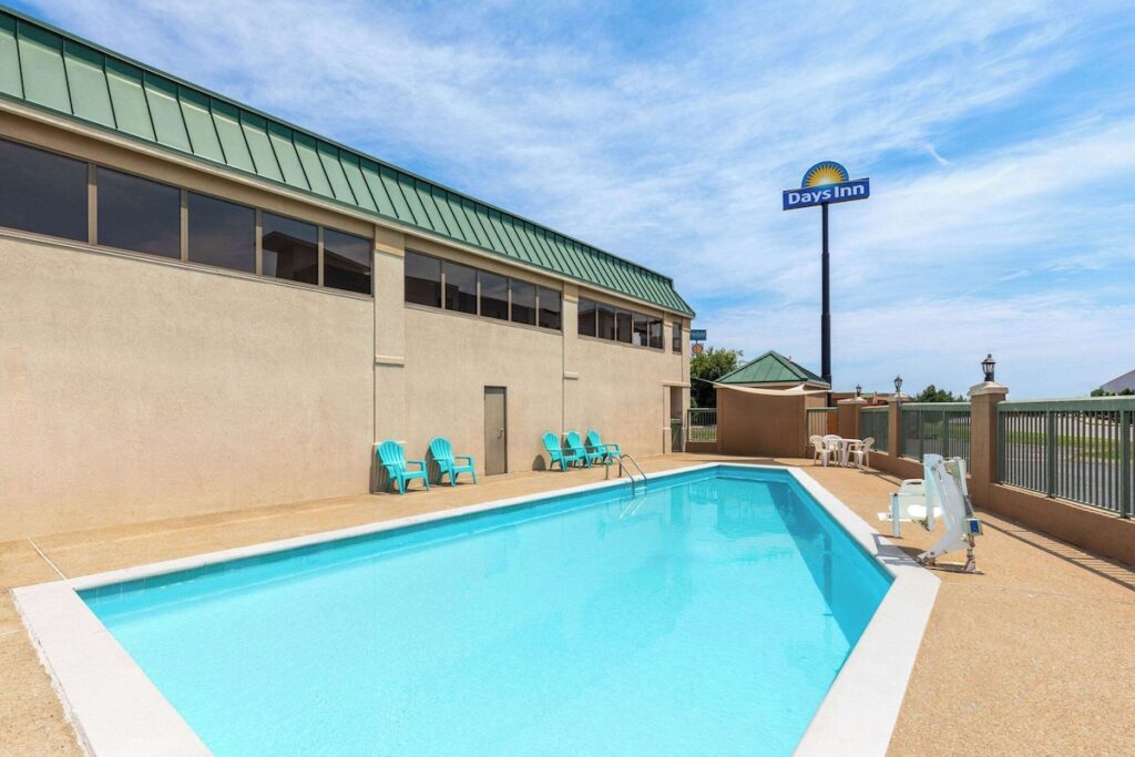 Days Inn by Wyndham Clarksville North