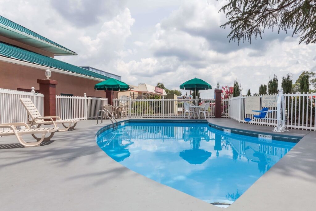 Days Inn by Wyndham Jackson