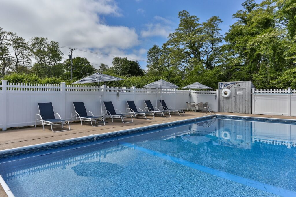 Eagle Wing Inn – Cape Cod