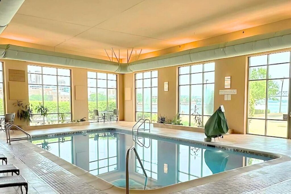 Embassy Suites by Hilton E Peoria Riverfront Conf Center