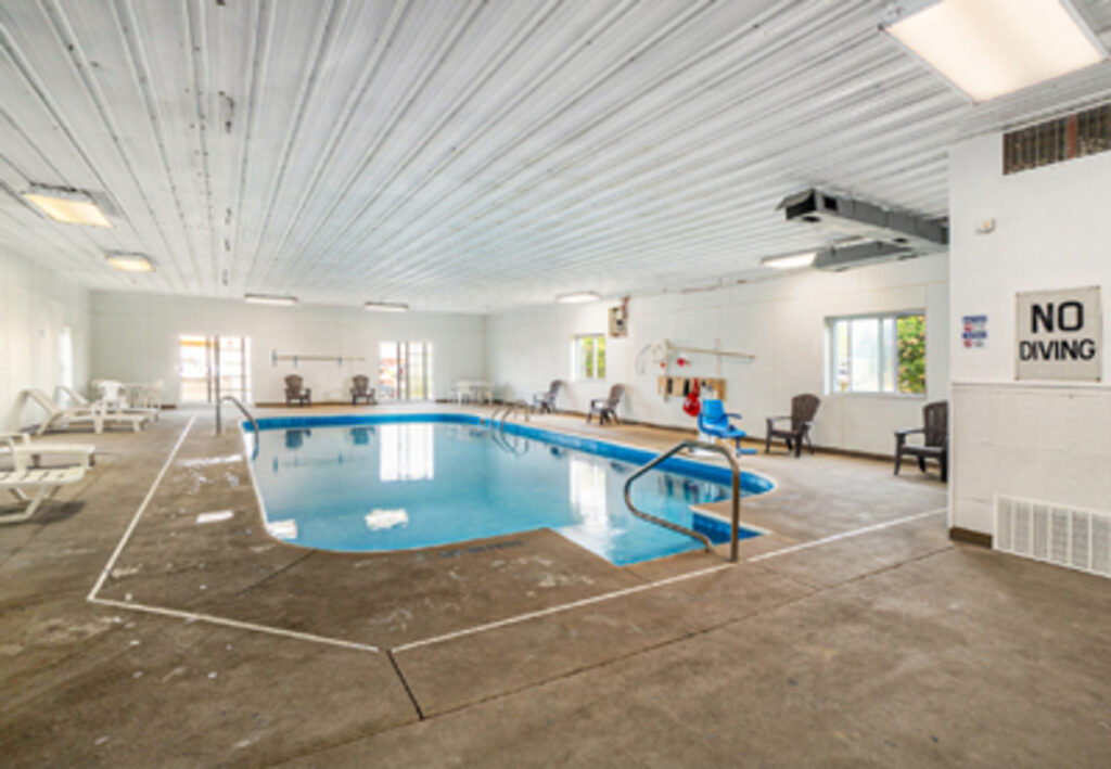 Great Lakes Inn & Suites