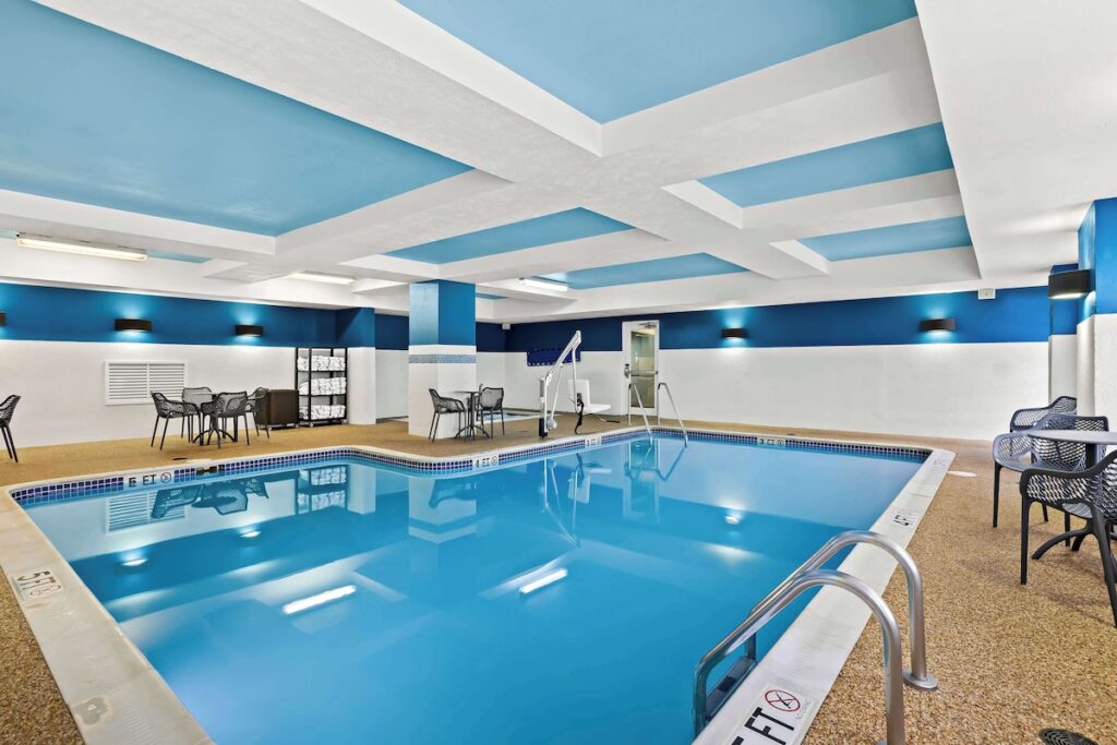 Hampton Inn & Suites Canton