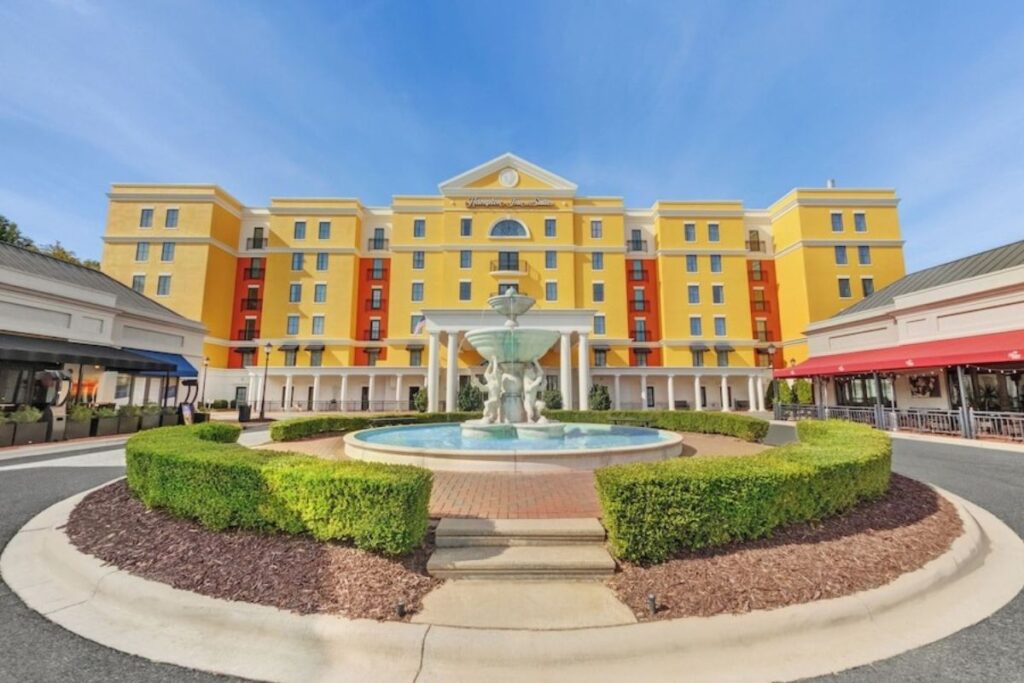 Hampton Inn & Suites Charlotte/South Park at Phillips Place