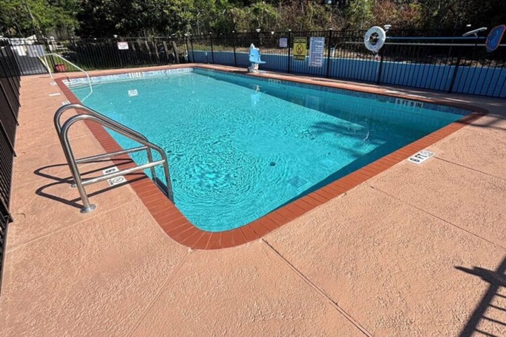 High Springs Inn Soon to be Clarion Pointe