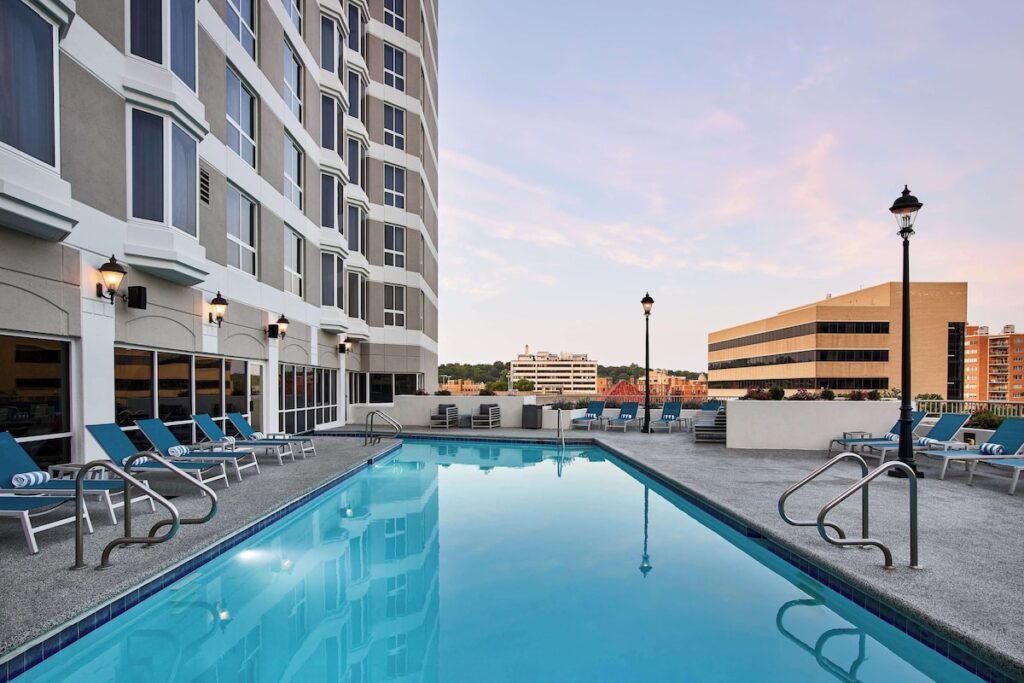 Hilton Kansas City Country Club Plaza