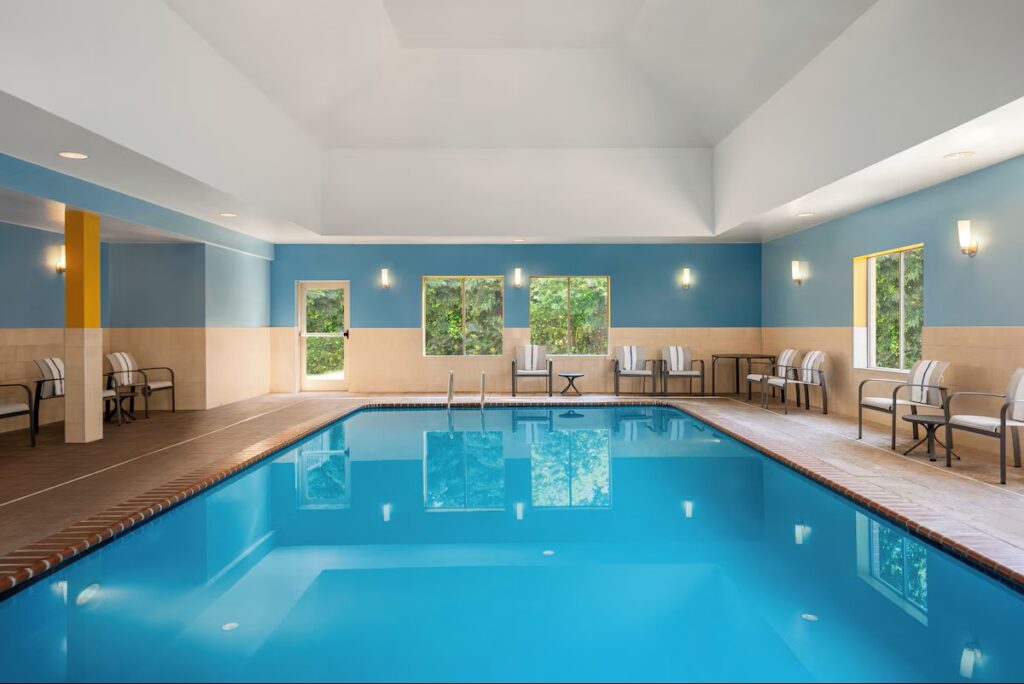 Holiday Inn Express Hotel & Suites Fredericksburg by IHG