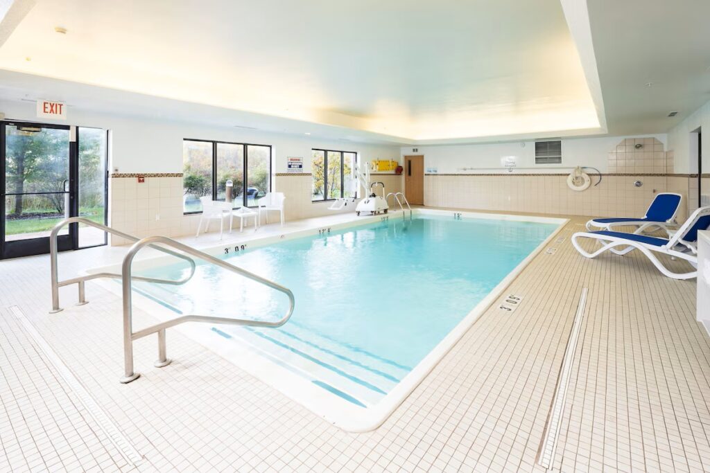 Holiday Inn Express Hotel & Suites Grand Blanc by IHG