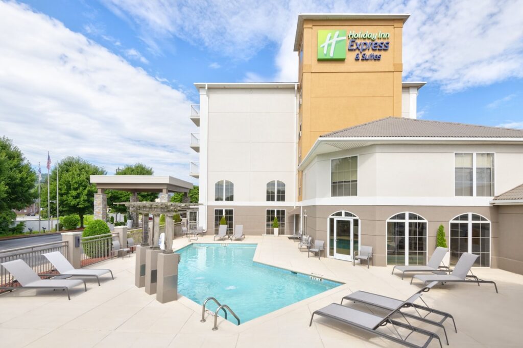 Holiday Inn Express & Suites Asheville SW – Outlet Ctr Area by IHG