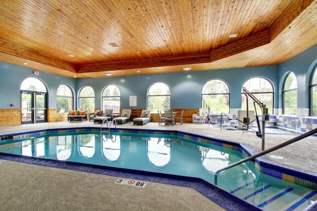 Holiday Inn Express & Suites Aurora – Naperville by IHG