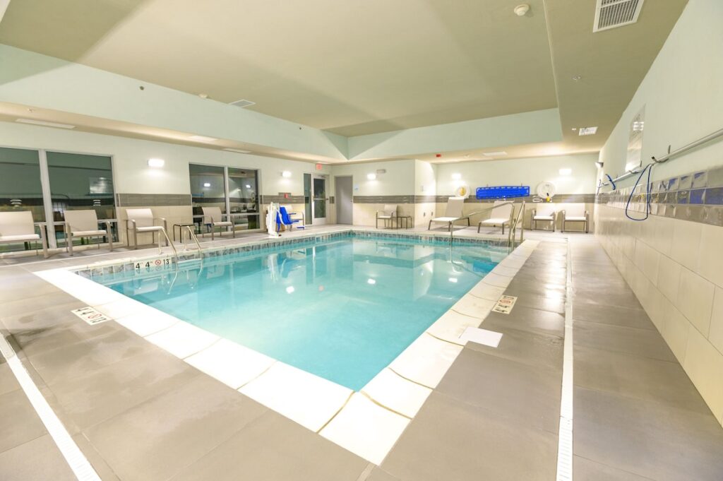 Holiday Inn Express & Suites Dayton East – Beavercreek by IHG
