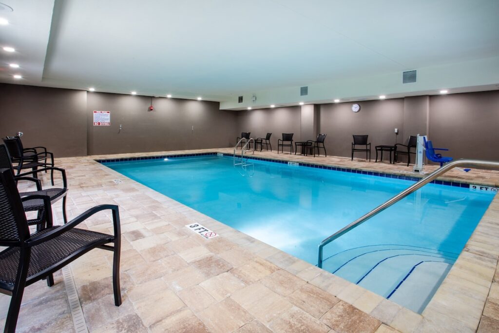 Holiday Inn Express & Suites Deland South by IHG