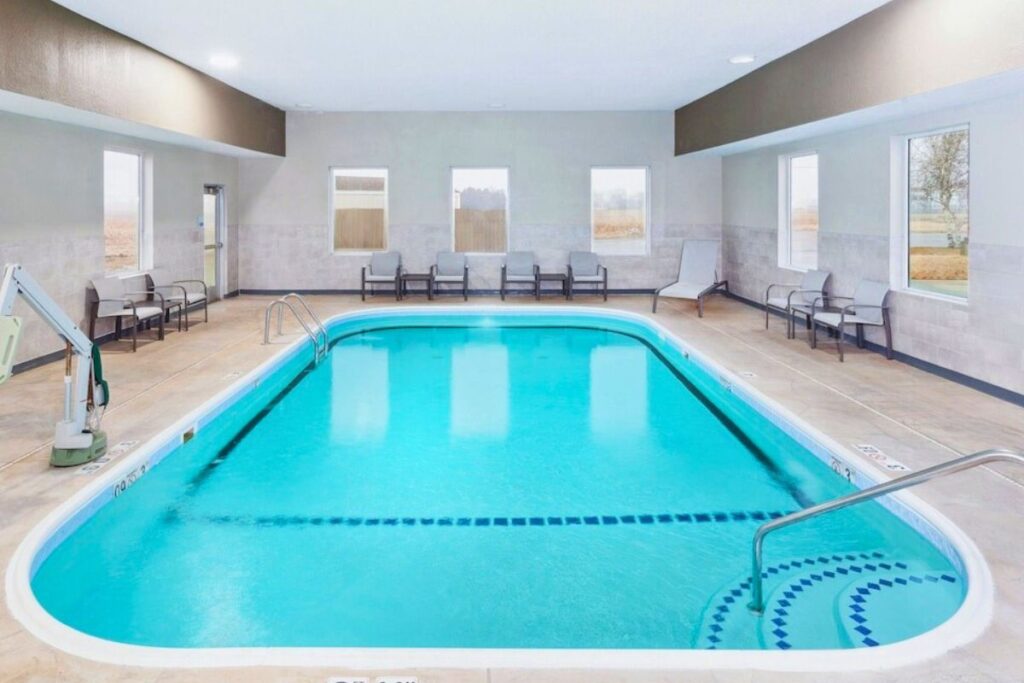 Holiday Inn Express & Suites Pekin (Peoria Area) by IHG