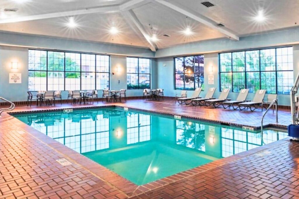 Holiday Inn Express & Suites Tulsa S Broken Arrow Hwy 51 by IHG