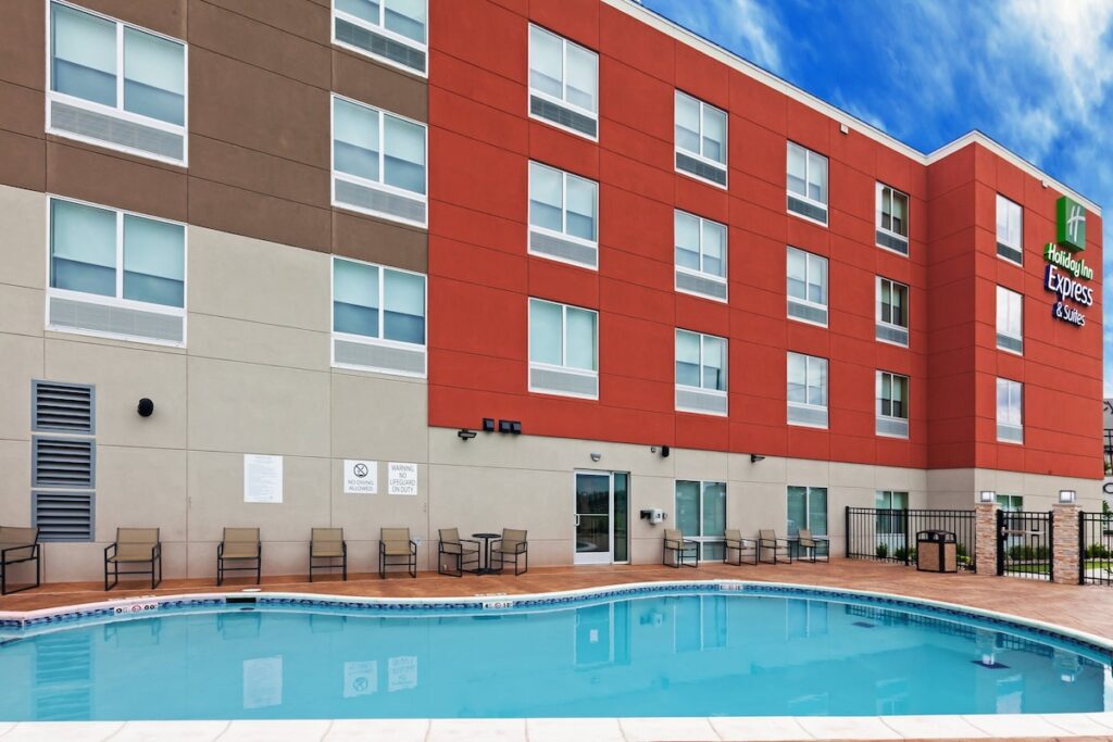 Holiday Inn Express & Suites Tulsa South – Woodland Hills by IHG