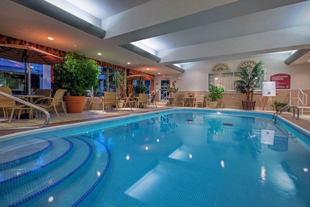 Holiday Inn Express & Suites Youngstown N (Warren/Niles) by IHG