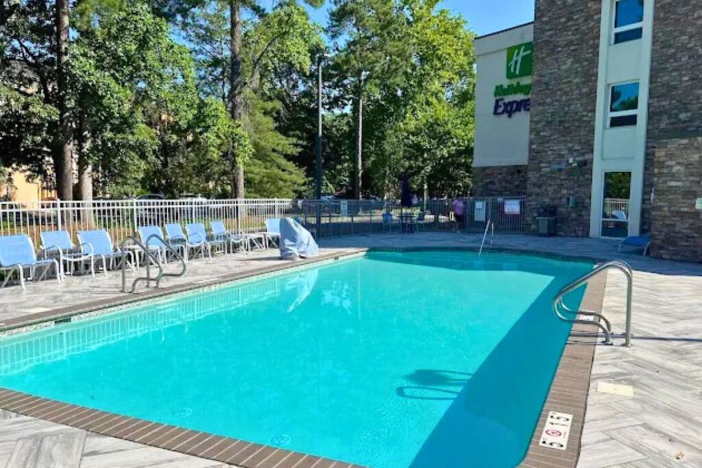 Holiday Inn Express Williamsbrg Busch Gardens Area by IHG