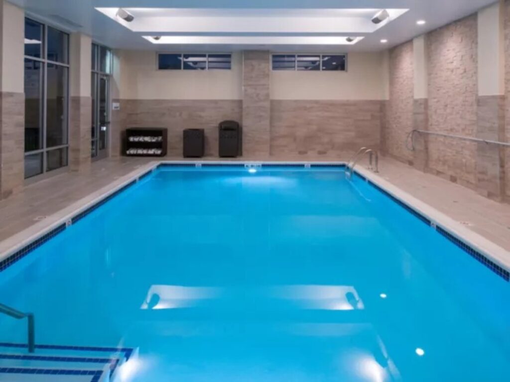 Holiday Inn Hotel & Suites Farmington Hills – Detroit NW by IHG