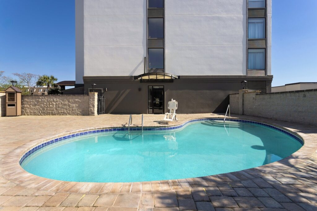 Holiday Inn & Suites Columbia NE – Ft Jackson Area by IHG