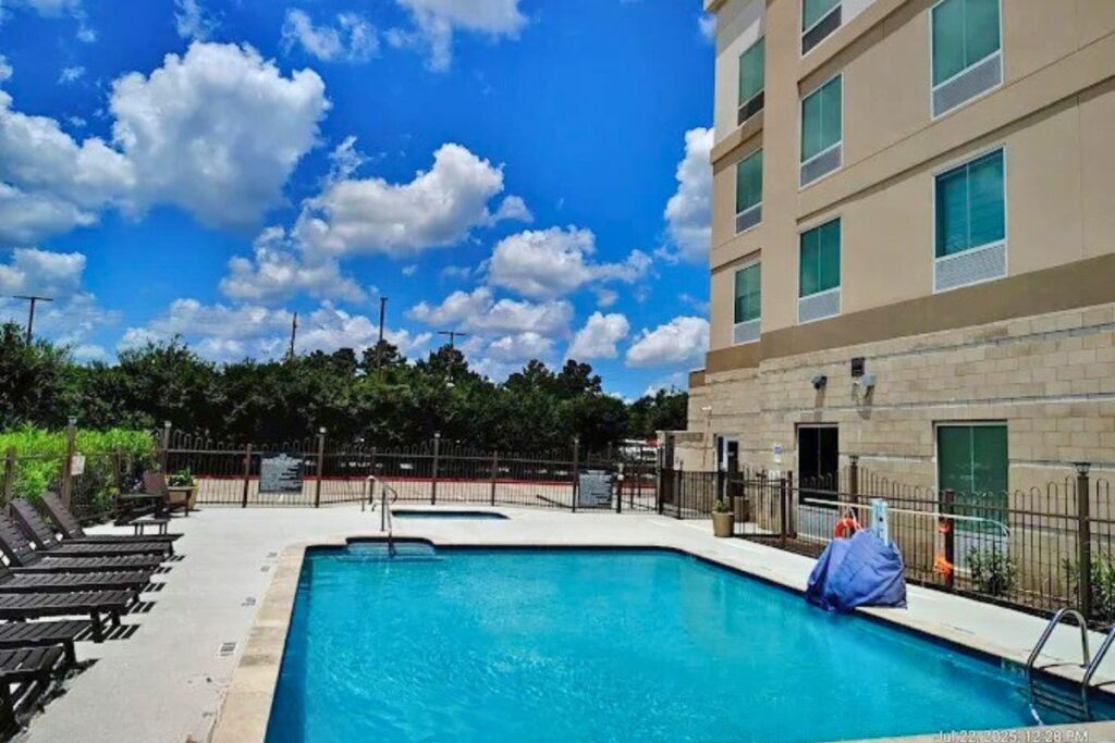 Kozy Hotel Houston North