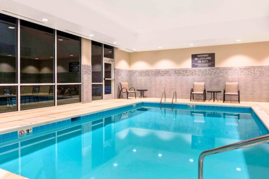 La Quinta Inn & Suites by Wyndham Greensboro Arpt High Point