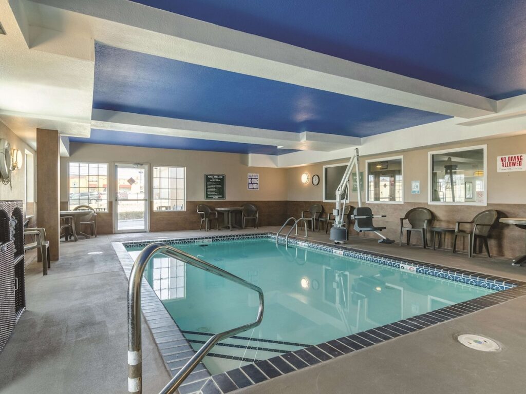 La Quinta Inn & Suites by Wyndham Kansas City Airport