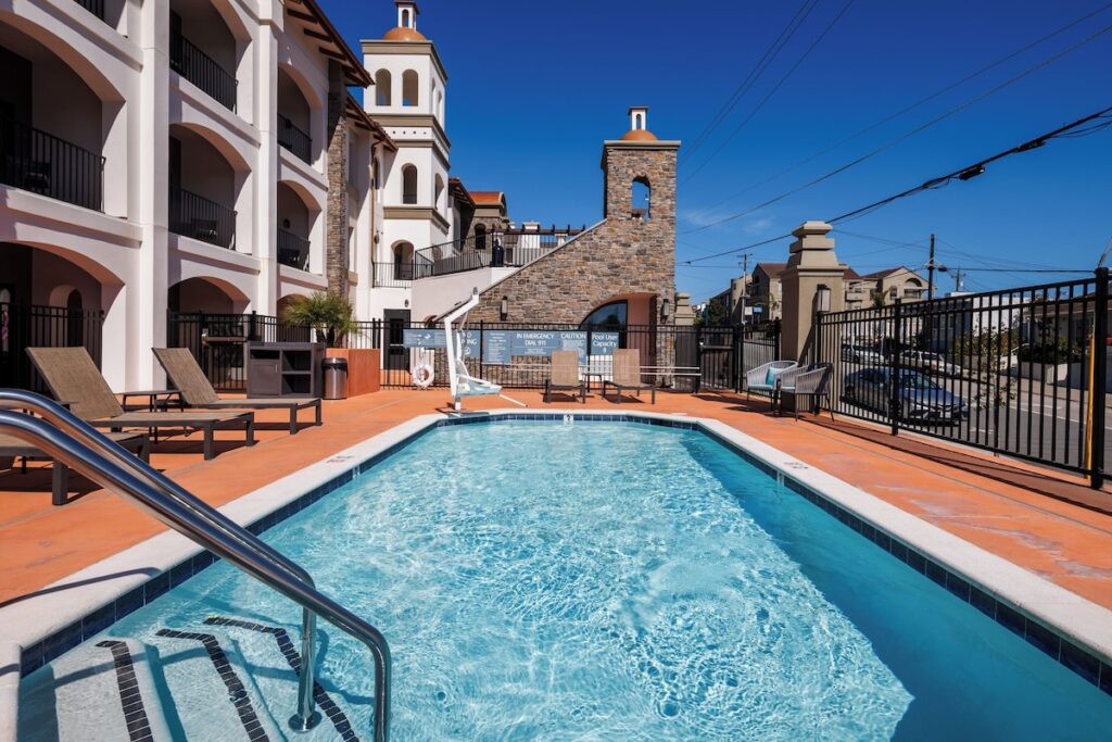 La Quinta Inn & Suites by Wyndham Santa Cruz