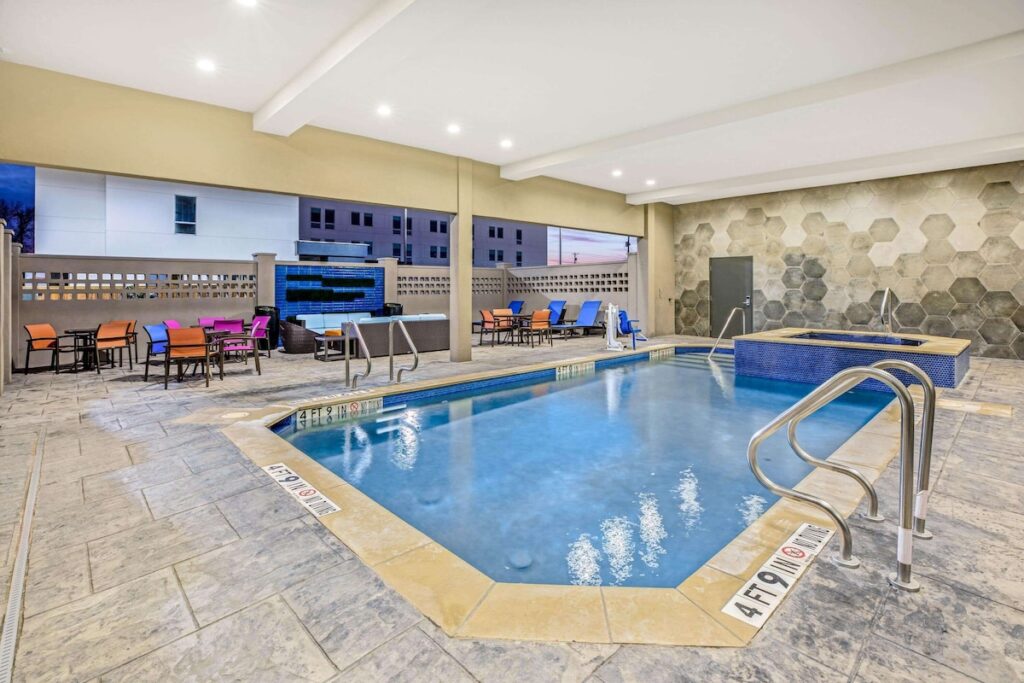 La Quinta Inn & Suites by Wyndham Waco Downtown – Baylor