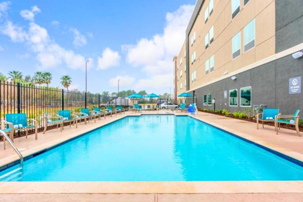 La Quinta Inn and Suites by Wyndham Houston Spring South