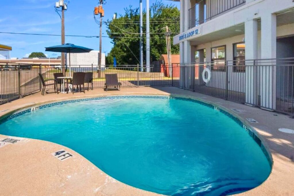 Motel 6 Irving – Loop 12