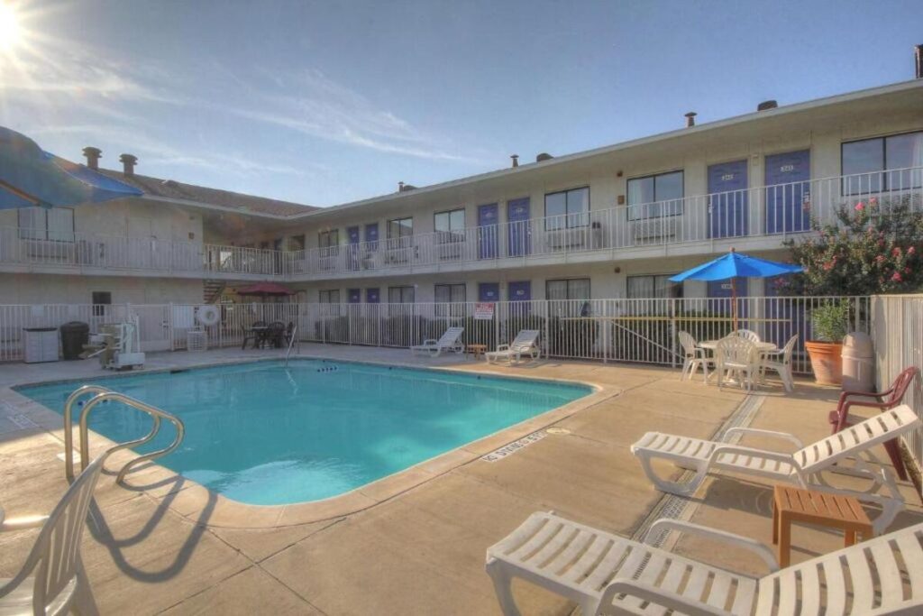 Motel 6 San Antonio, Tx Six Flags Fiesta TX – La Cantera Area