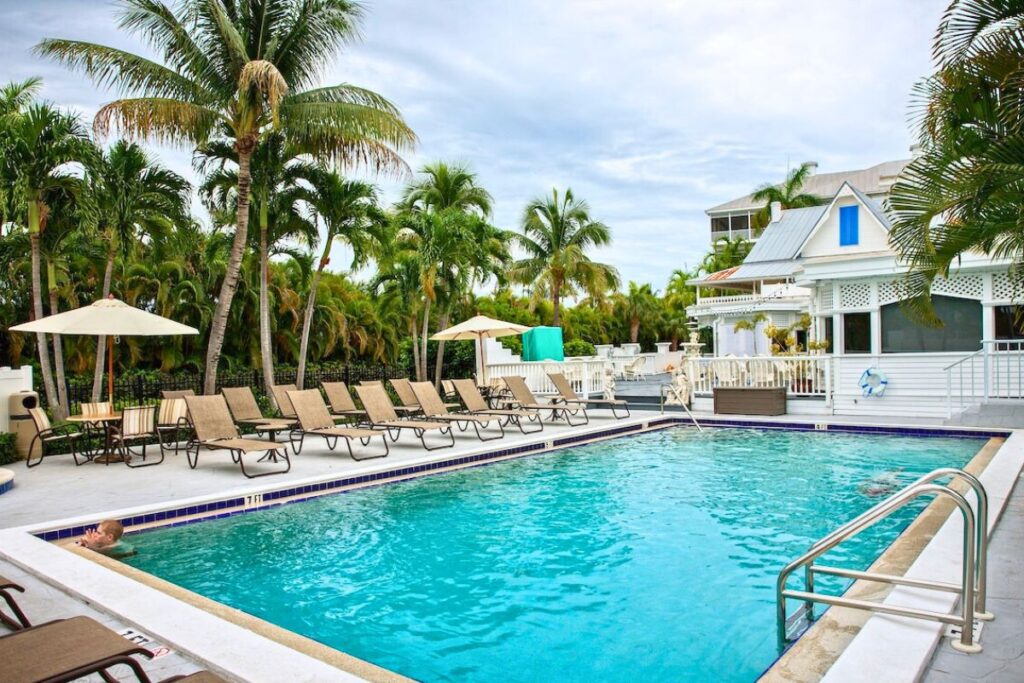 Olde Marco Island Inn and Suites