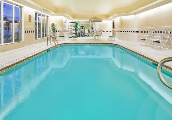 Red Roof Inn & Suites Lincoln