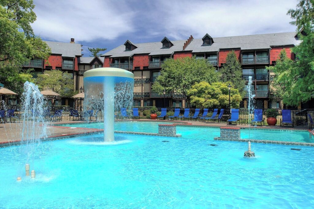 Sheraton Westport Chalet Hotel St. Louis