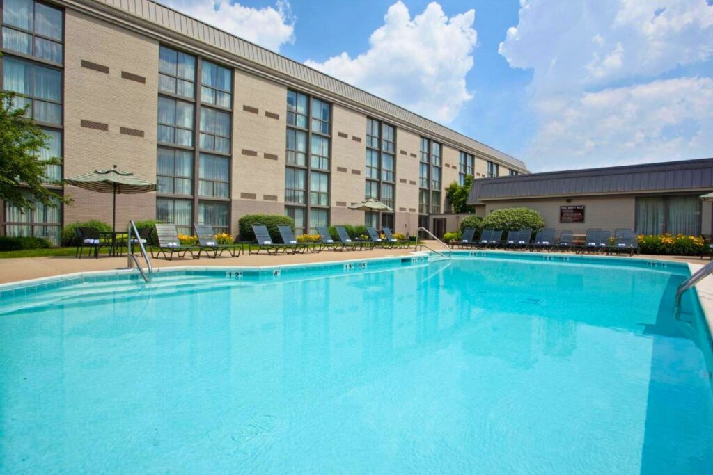 The Blu Hotel Blue Ash Cincinnati, an Ascend Collection Hotel