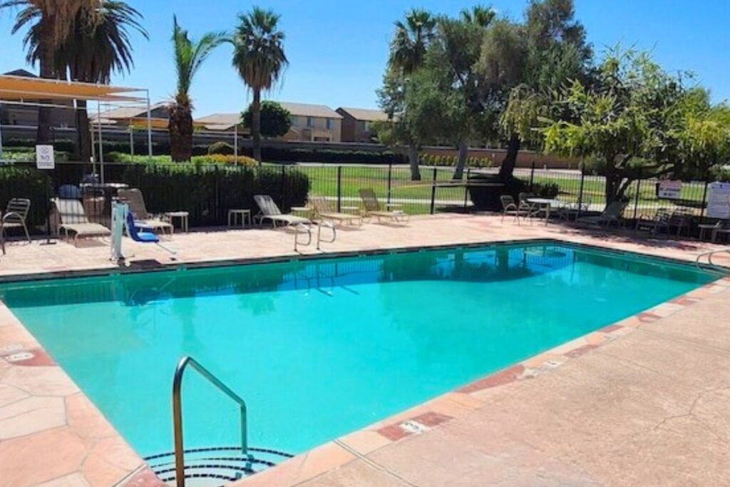 The Grand Inn Peoria