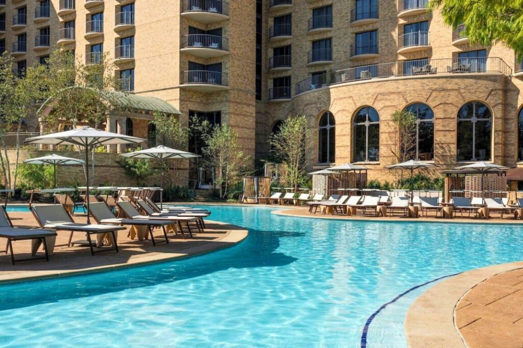 The Ritz-Carlton Dallas, Las Colinas