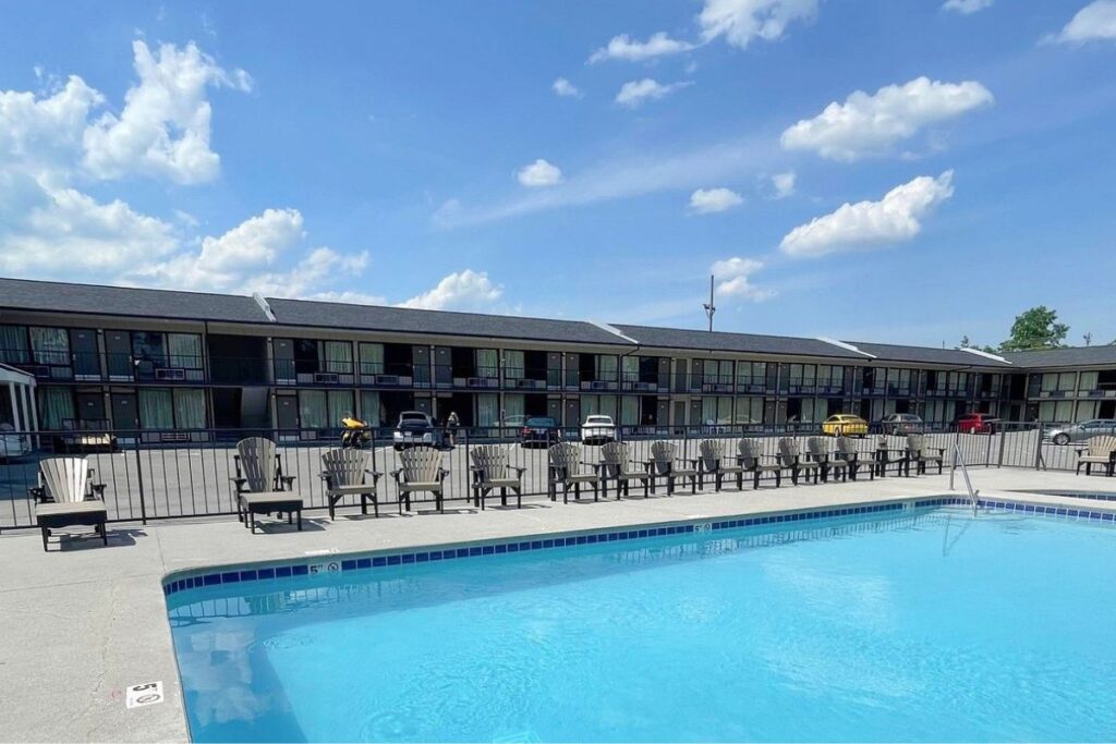 Travelodge by Wyndham Grand Rapids North